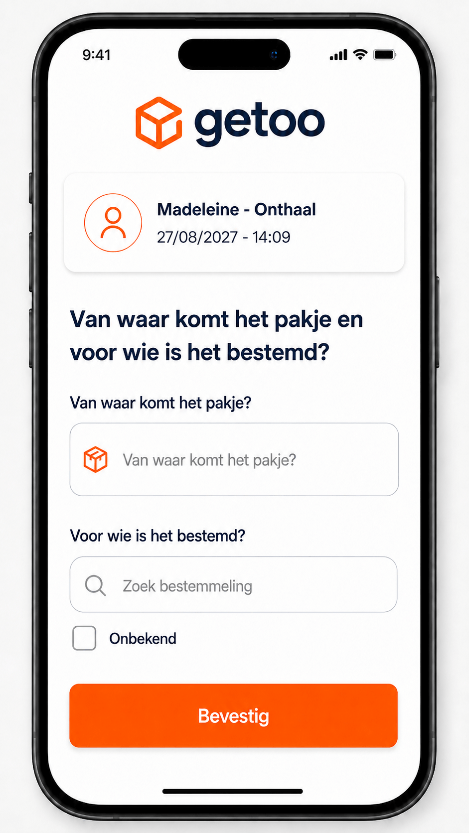 Madeleine registreert een pakje aan het onthaal